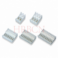 Alimentación de paso de 2,54 mm a través de IDC con pestañas polarizadoras M2051-NR