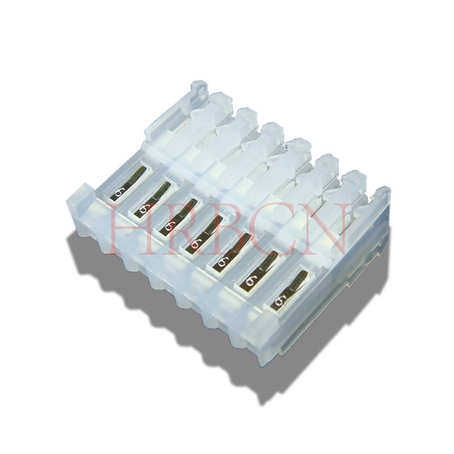 Alimentación de paso de 2,54 mm a través de IDC con pestañas polarizadoras M2051-NR